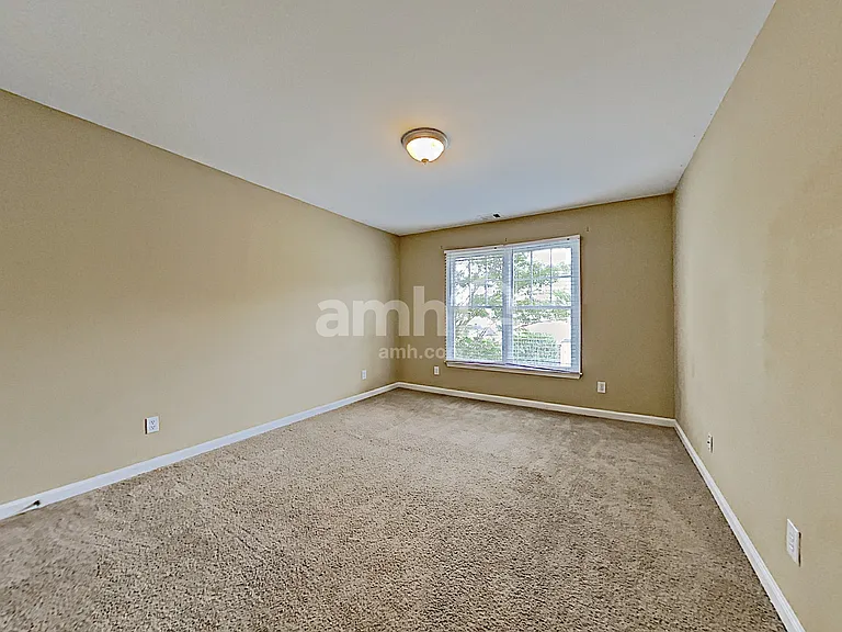 3374 Hunters Point Rd — Photo 14