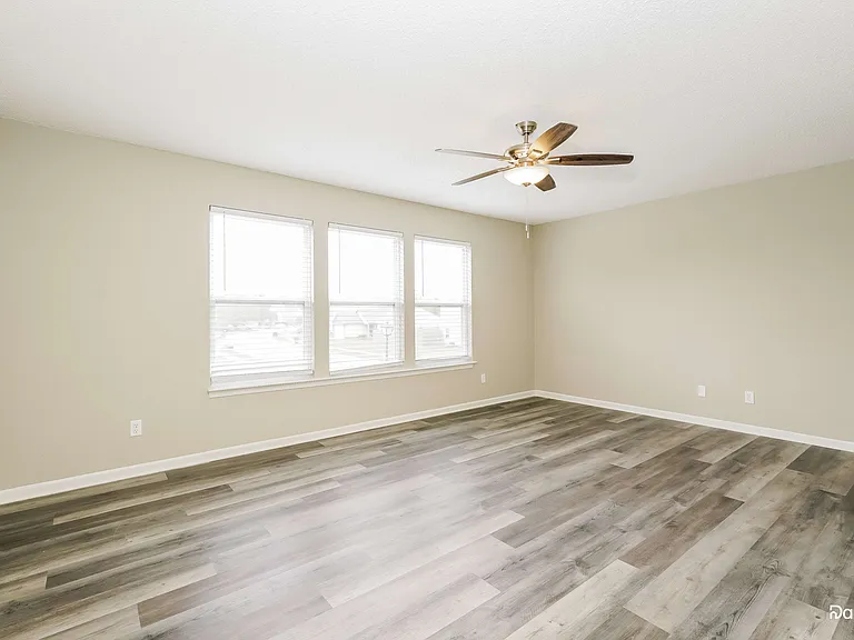 2303 Westmere Dr — Photo 8