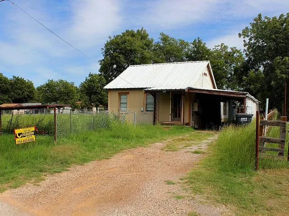 609 S Moseley St, De Leon, TX 76444