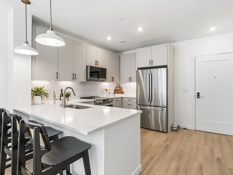 2454 Lafayette Rd #316 — Photo 3