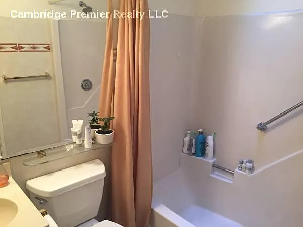 54 Forest St #412 — Photo 4