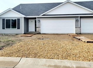 910 Katelyn Cir, Montgomery, MN 56069