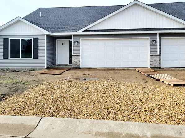 910 Katelyn Cir, Montgomery, MN 56069