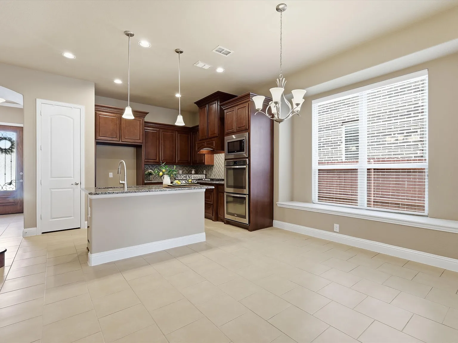 4 bed, 2658 sqft, $3,000 — Photo 4