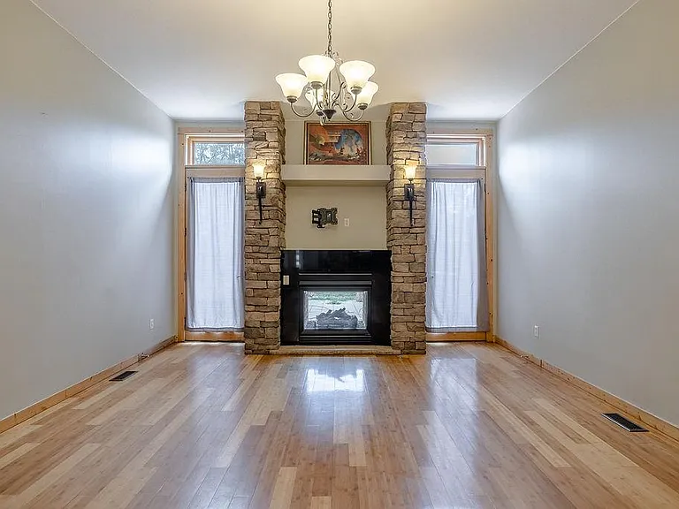 238 Harrison St — Photo 5