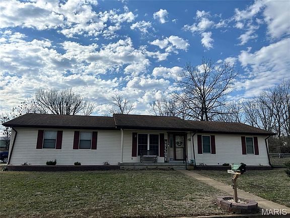 2nd image of 102 Laura St