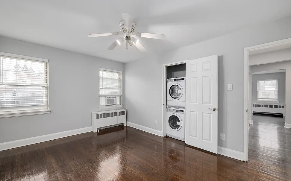 Walnut Court Apartments — Photo 4
