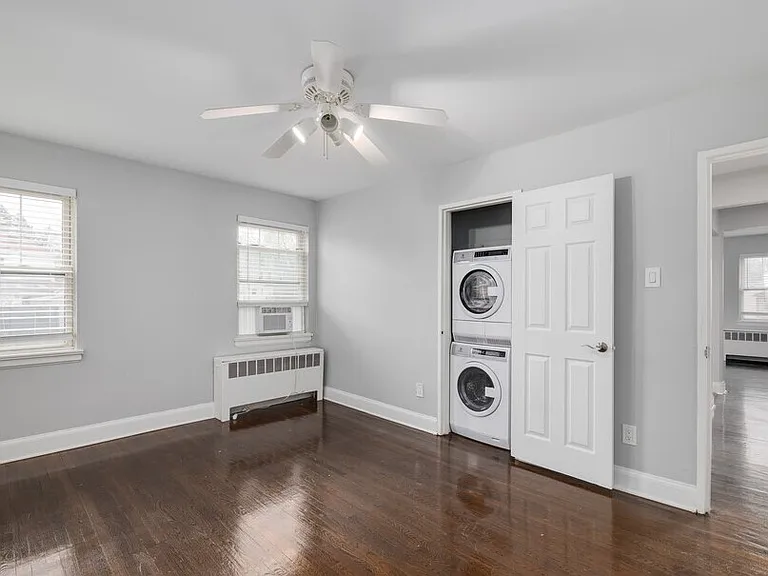 Walnut Court Apartments — Photo 5