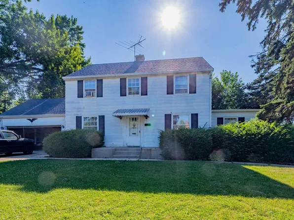 310 N Fletcher Ave, Mount Morris, IL 61054