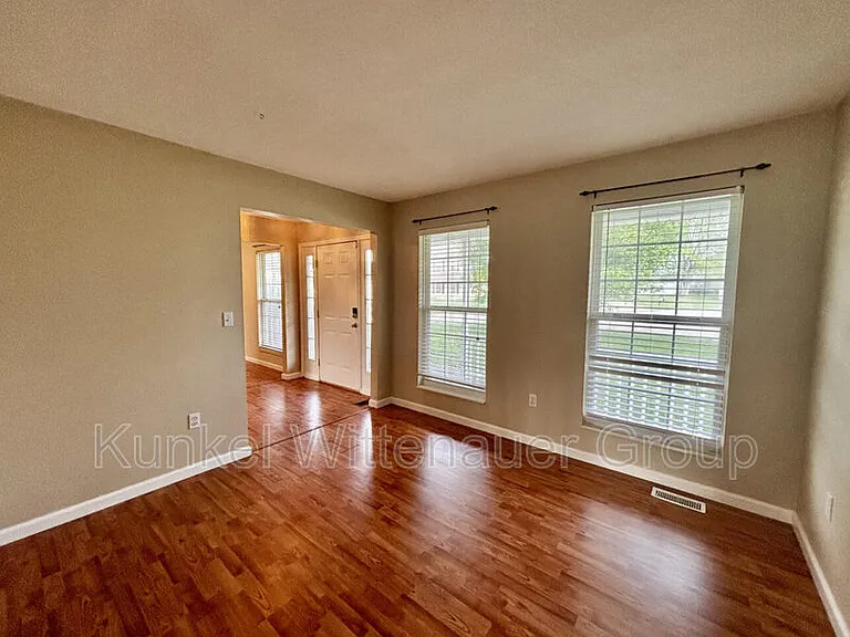 720 Cedar Mill Dr — Photo 4