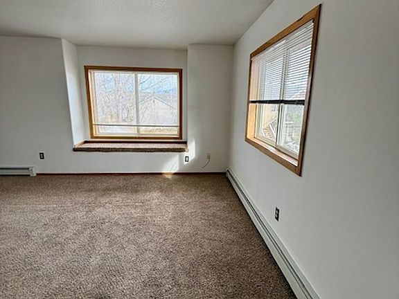 5th image of 201 Quinella St APT 1