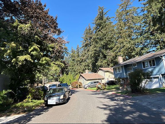 5th image of 137 SE 205th Dr