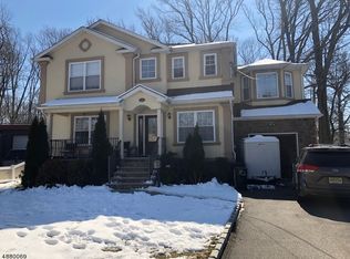 15 Park Dr, Kenilworth, NJ 07033