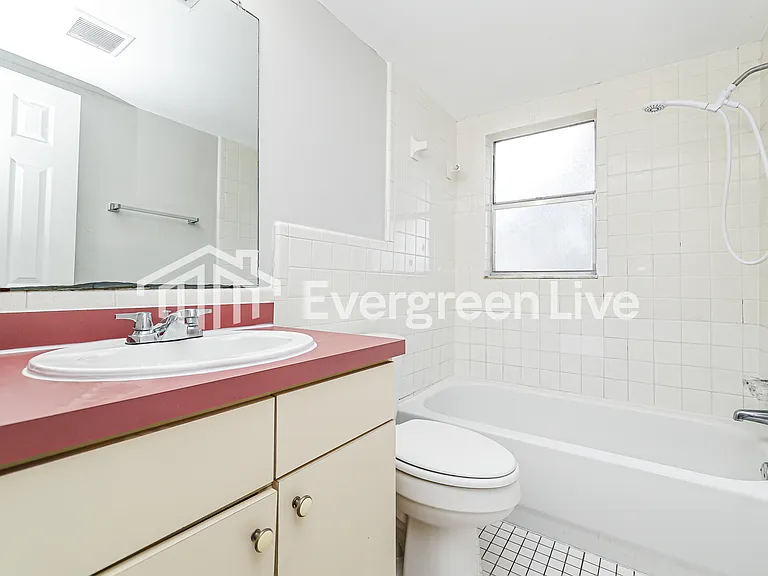613 Charter Ct — Photo 11