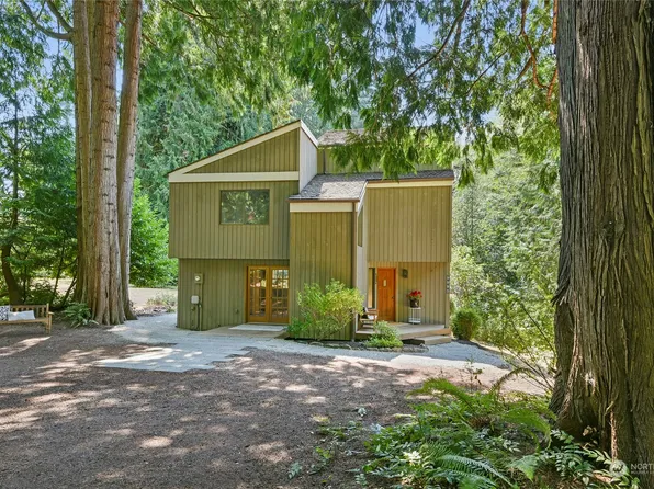 9995 NE Beach Crest Drive, Bainbridge Island, WA 98110