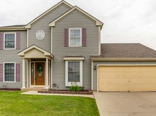 49 McKinley Ln, Streamwood, IL 60107