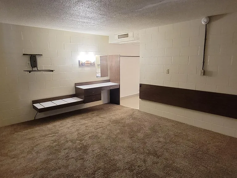 Unit Photo