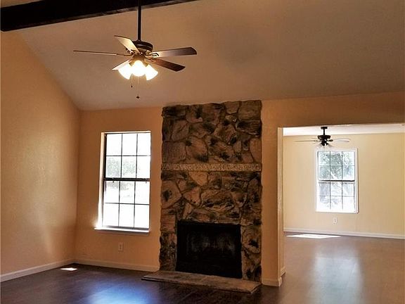3rd image of 515 Stafford Dr