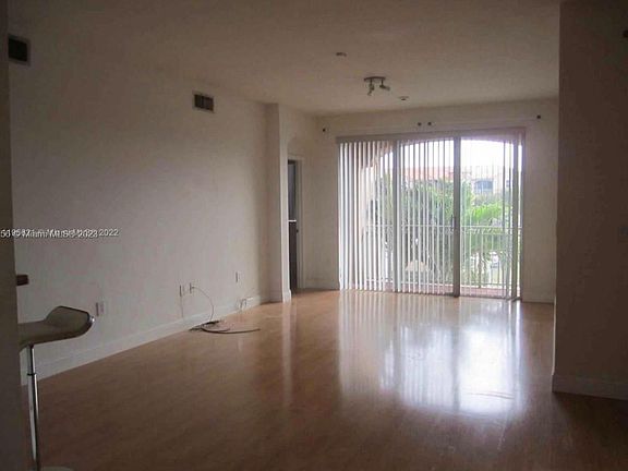 4th image of 6740 NW 114th Ave APT 724