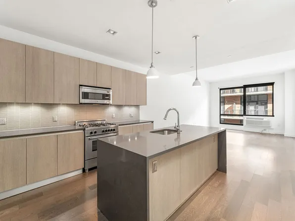 148 1st Street image 172 of 204