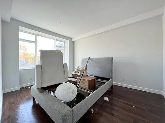 Rented by Zjama Realty Corp | media 7