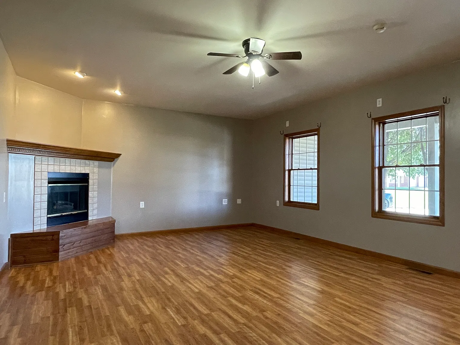 4 bed, 2006 sqft, $2,500 — Photo 3