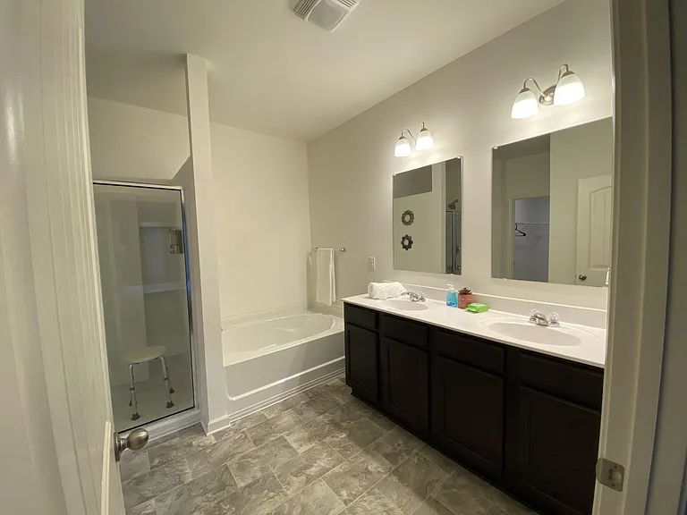 4022 Waterford Pkwy — Photo 19