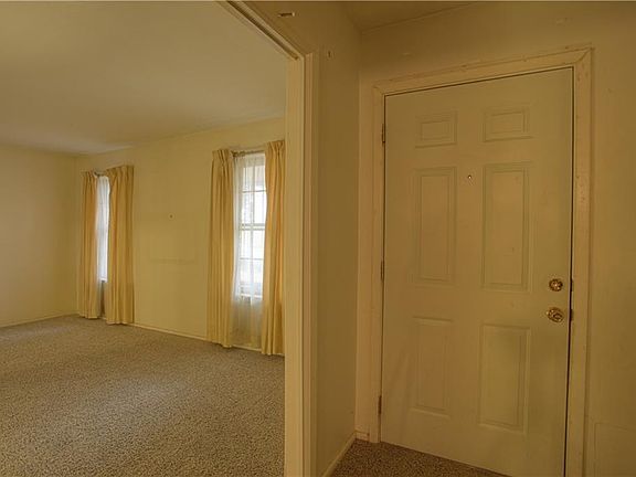 4th image of 1629 Bobbie Ln