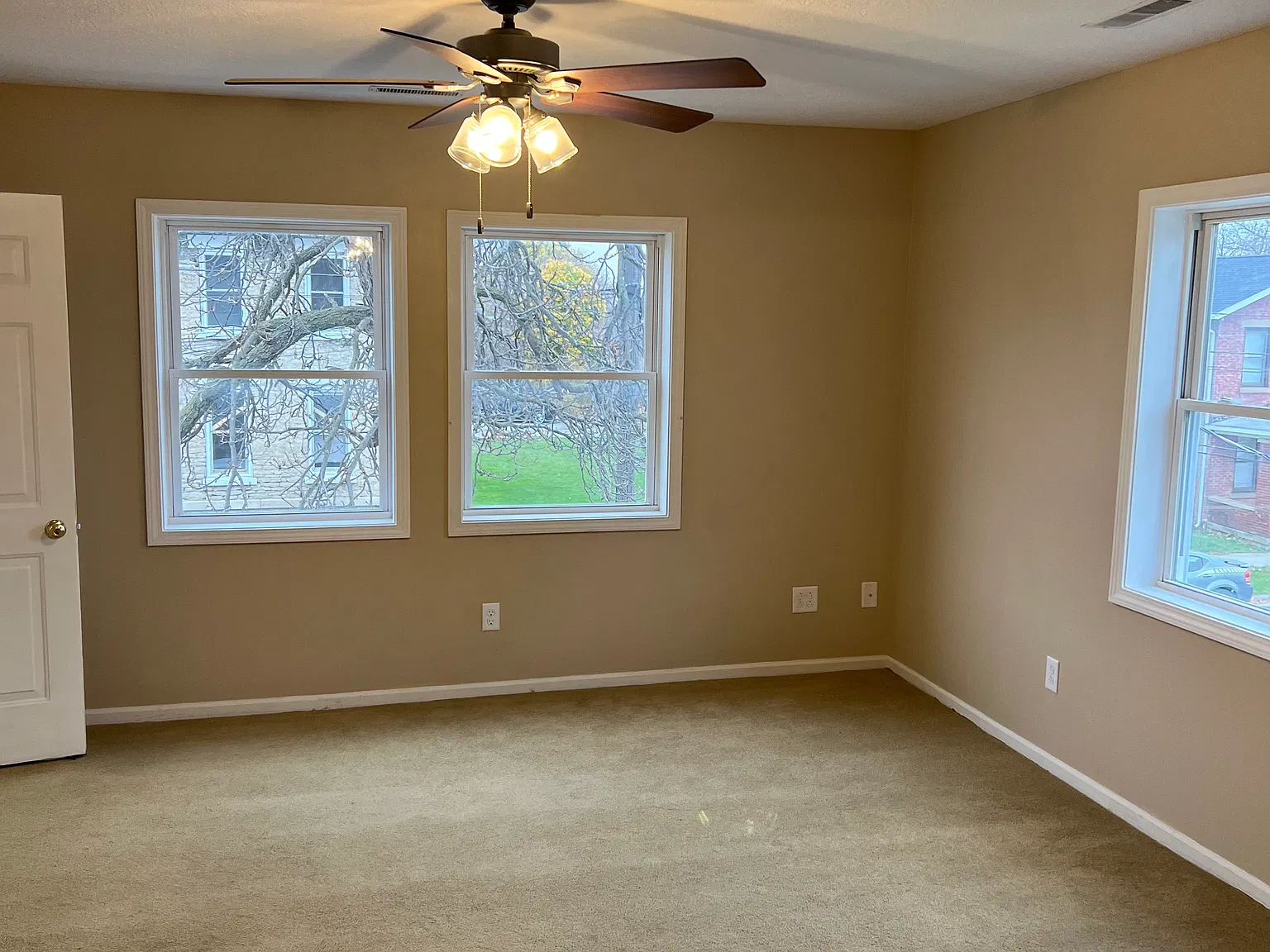 2 bed, 900 sqft, $1,250 — Photo 2