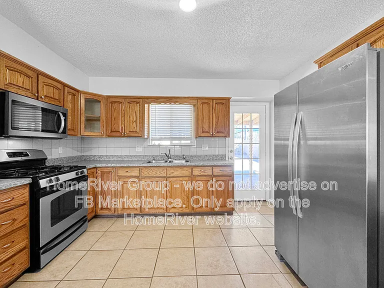 2304 Alamogordo Dr NW — Photo 10