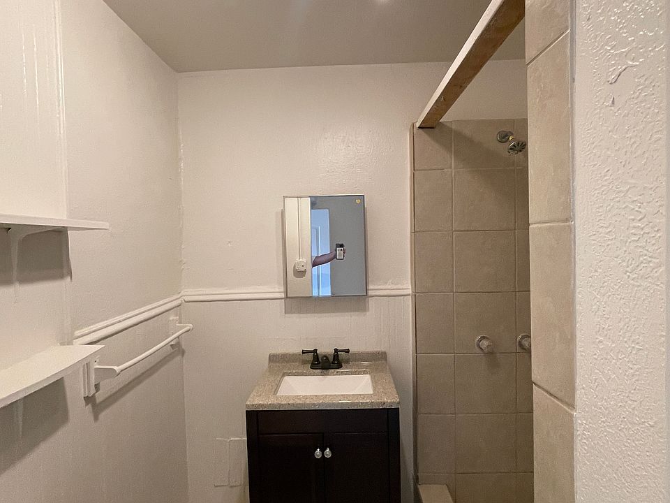 2nd image of 515 E Nevada Ave #1