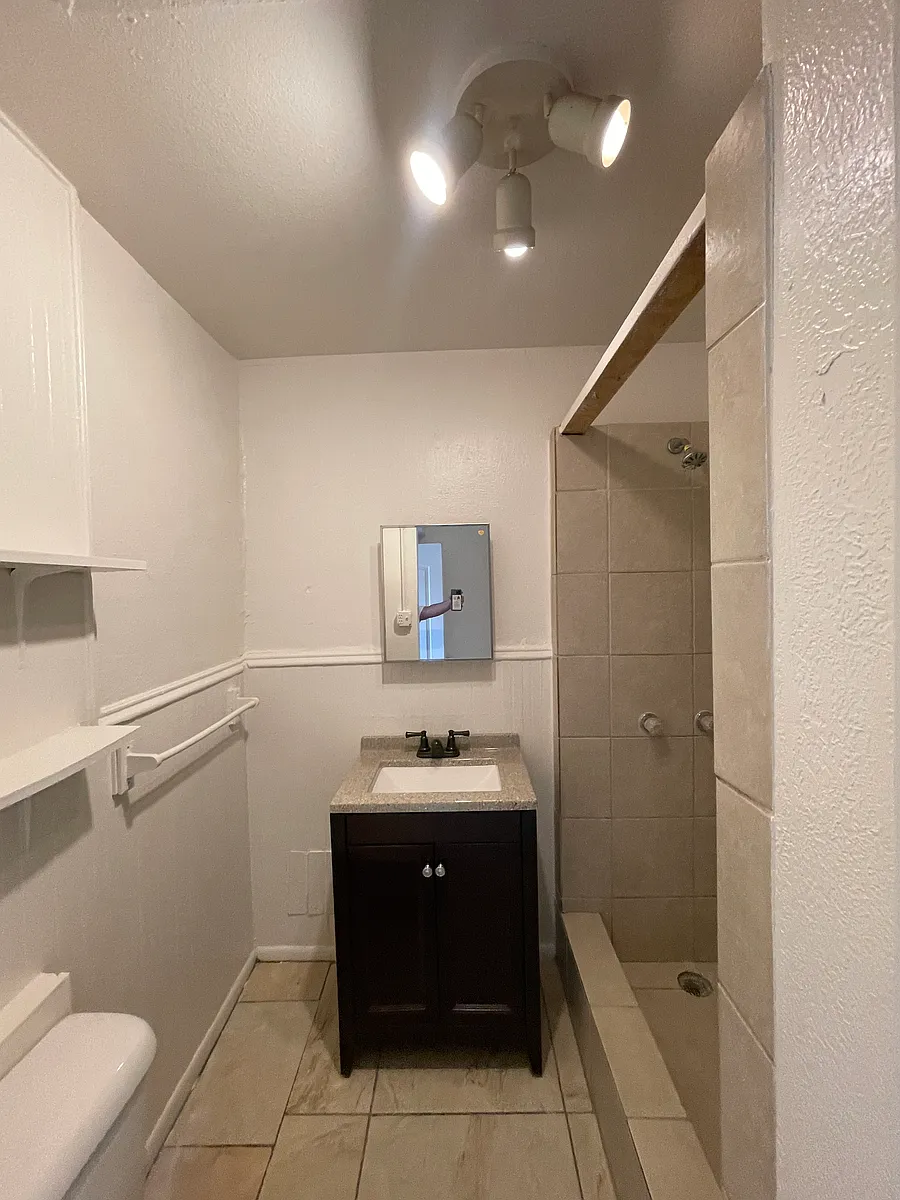 Building Photo - 515 E Nevada Ave #1