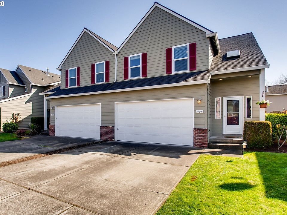 1st image of 1404 NE Birkshire Ct