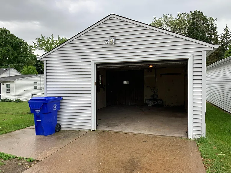 1501 E Pauline St — Photo 17