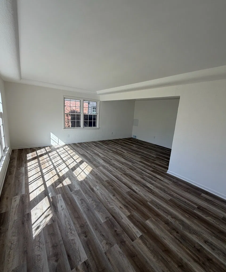 3 bed, 1135 sqft, $2,200 — Photo 3