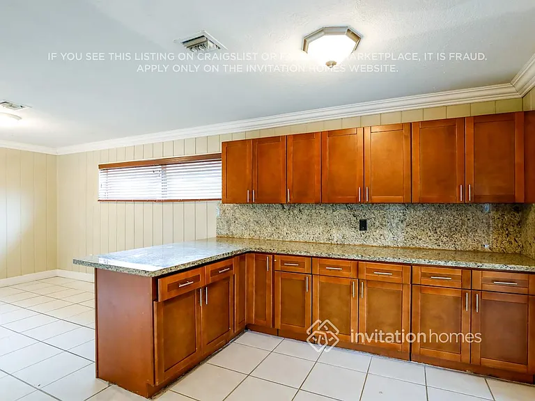 7957 Normandy St — Photo 9