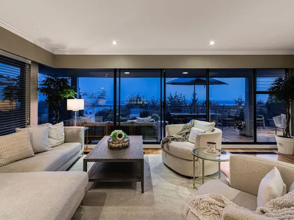 2246 Folkestone Way #14, West Vancouver, BC V7S 2X7