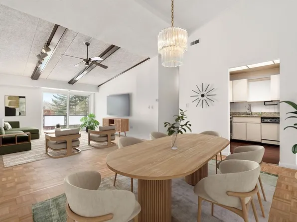 57 Broadlawn Park APT 6B, Chestnut Hill, MA 02467