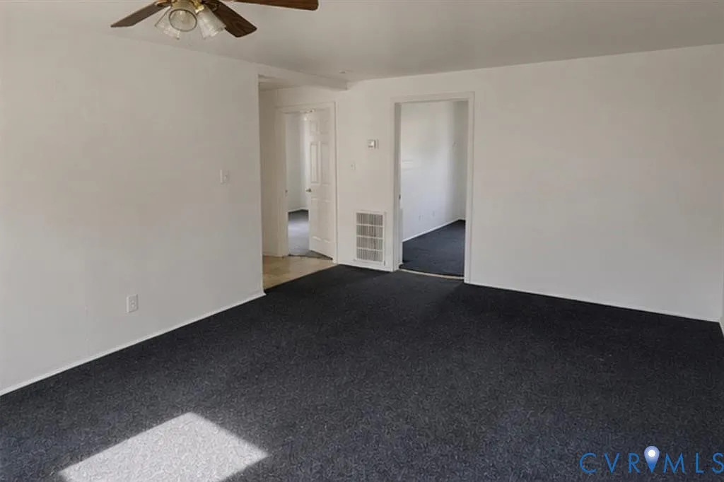 2 bed, 1.0 bath, 792 sqft, $1,200 — Photo 3