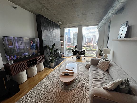 3rd image of 700 N Larrabee St APT 1211