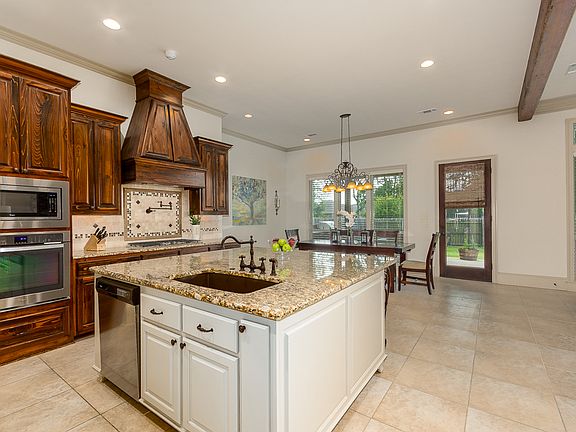 5th image of 37349 Amalfi Dr