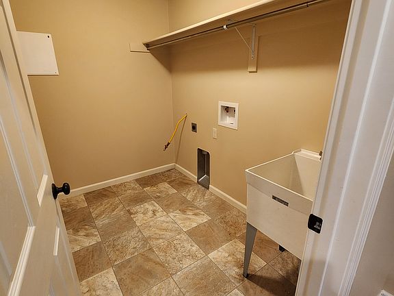 washer/dryer hookup in downstairs