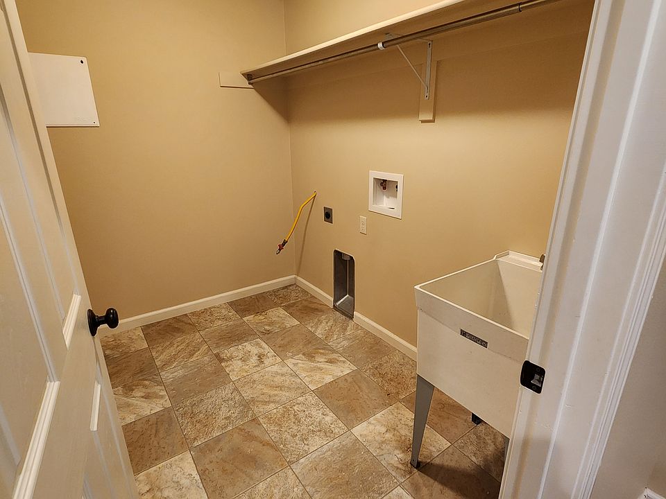 washer/dryer hookup in downstairs