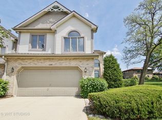 125 1st St, Itasca, IL 60143