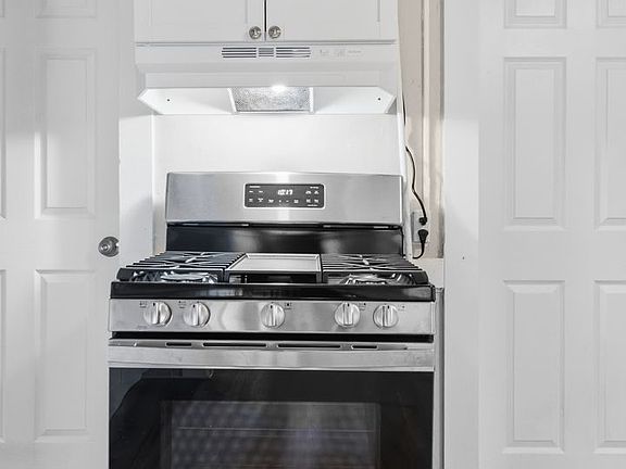 3rd image of 10 Spring St #3RT