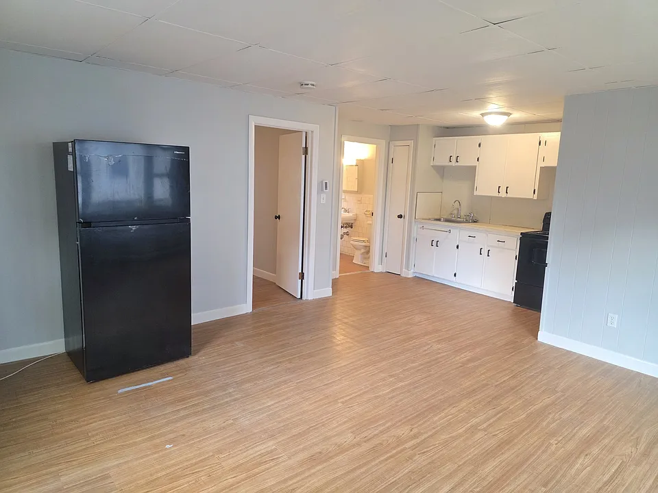 224 Tripp St #1F