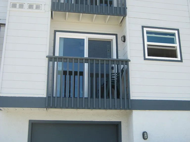 386 Hemlock Ave — Photo 8