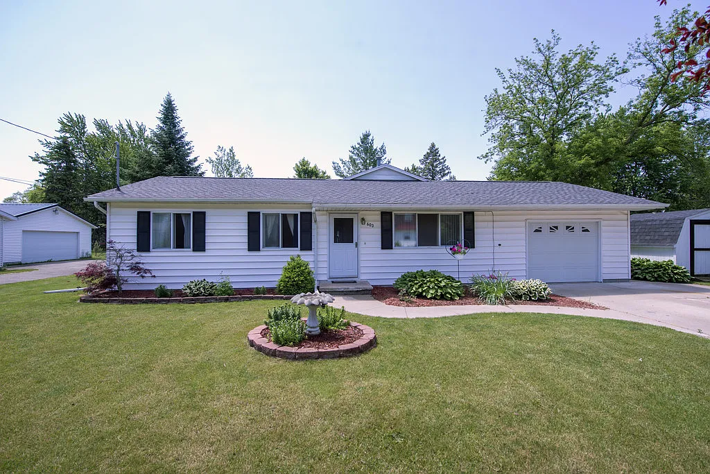 603 W Elm St photo 1