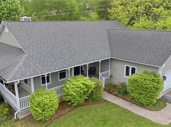 215 Coburn Ct, Fredericton, NB E3B 7A6