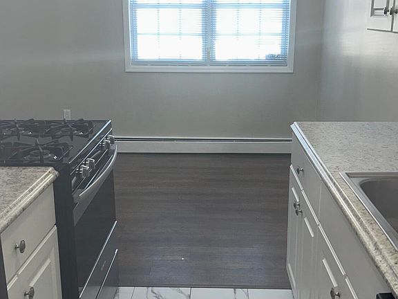 3rd image of 12 Manchester Ct APT C